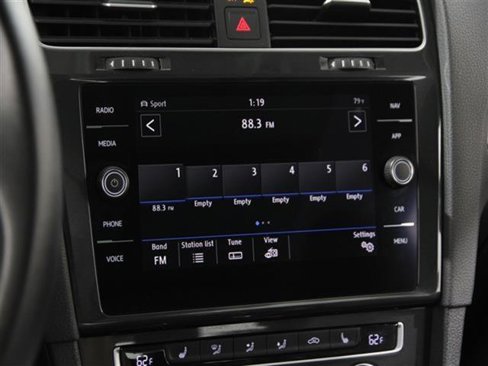 Used 2019 Volkswagen Golf Alltrack S image 10