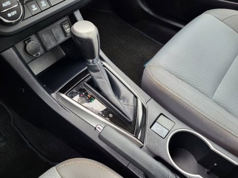 Used 2016 Toyota Corolla image 29