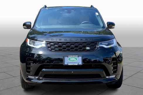 Used 2025 Land Rover Discovery Dynamic SE image 3