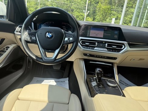 Certified 2022 BMW 330i xDrive Sedan w/ Driving Assistance Package image 12