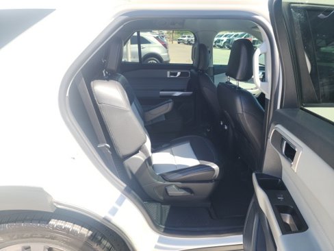 Used 2022 Ford Explorer XLT w/ Equipment Group 202A image 26