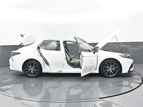 Used 2023 Toyota Camry SE image 31