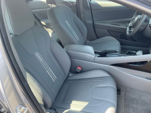 Used 2023 Hyundai Elantra SEL image 34