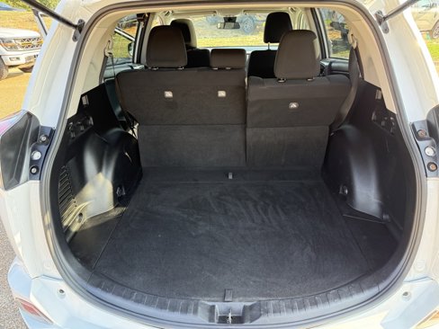 Used 2018 Toyota RAV4 XLE image 16