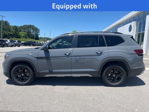 New 2025 Volkswagen Atlas Peak Edition SE image 3
