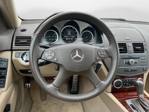Used 2011 Mercedes-Benz C 300 4MATIC Sedan image 10