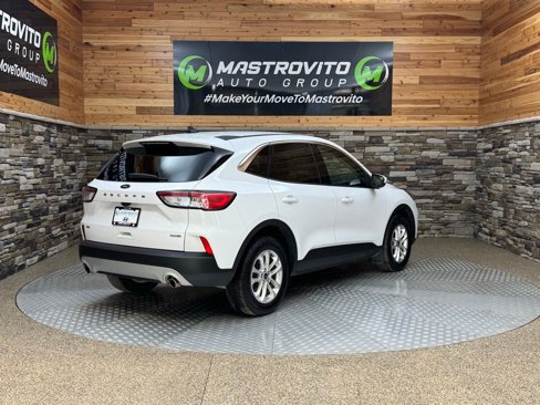 Used 2020 Ford Escape SE image 13