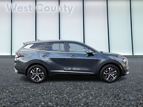 Used 2023 Kia Sportage EX image 2