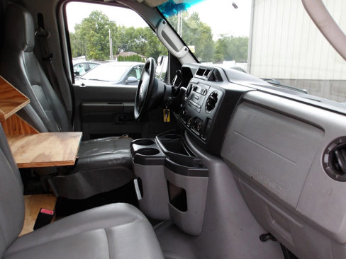 Used 2010 Ford E-250 and Econoline 250 image 13