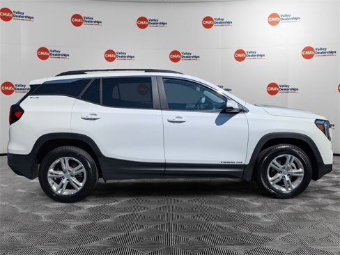Used 2023 GMC Terrain SLE w/ Driver Convenience Package image 4