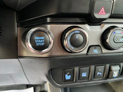 Used 2021 Toyota Tacoma TRD Sport w/ Technology Package image 35