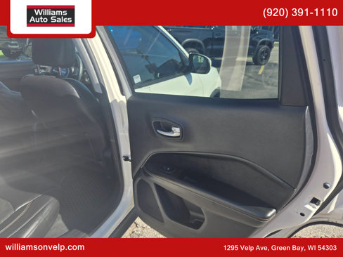 Used 2018 Jeep Compass Latitude w/ Popular Equipment Group image 17