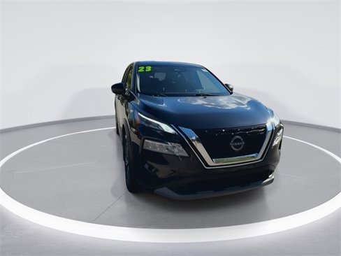 Used 2023 Nissan Rogue SV image 3