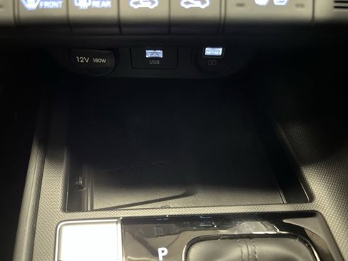 Used 2023 Hyundai Elantra Limited image 24