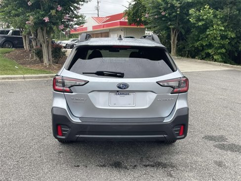 Used 2022 Subaru Outback Premium image 6