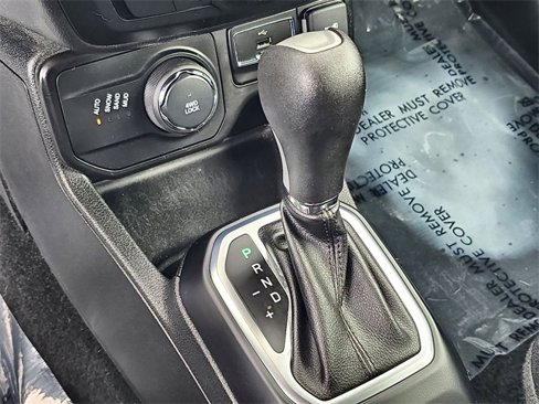 Used 2019 Jeep Renegade Latitude w/ Cold Weather Group image 27