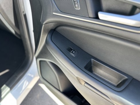 Used 2022 Ford Edge SEL image 34