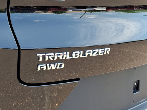 Used 2023 Chevrolet TrailBlazer LT image 32
