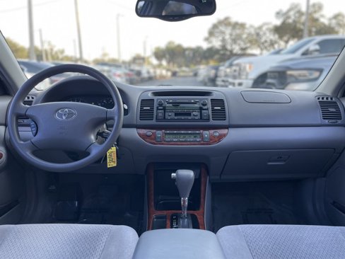 Used 2002 Toyota Camry XLE image 5