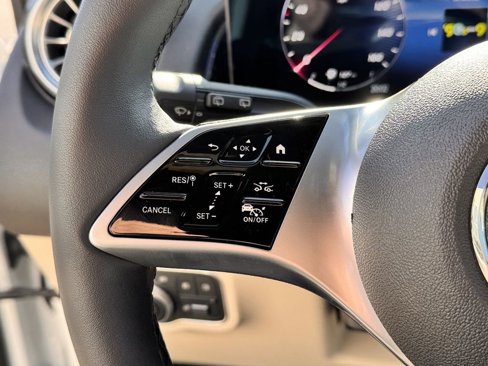 New 2025 Mercedes-Benz GLB 250 4MATIC image 14