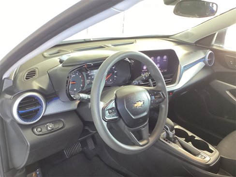Used 2024 Chevrolet Trax LS image 10