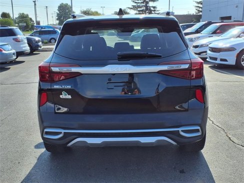Certified 2022 Kia Seltos SX w/ Sunroof Package image 6