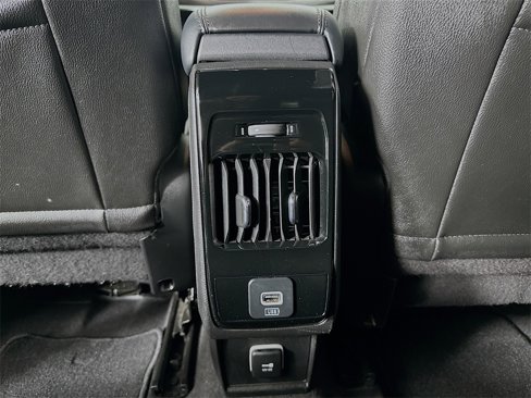 Used 2024 Jeep Compass Latitude image 29