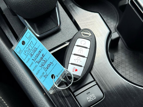 Used 2022 Nissan Rogue SV image 22