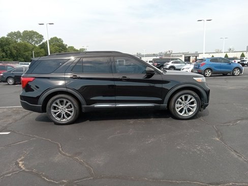 Used 2020 Ford Explorer XLT w/ Equipment Group 202A image 8