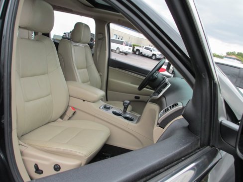 Used 2014 Jeep Grand Cherokee Limited image 18