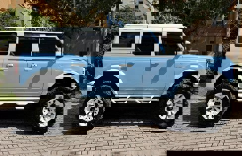 Used 2025 Ford Bronco Outer Banks image 2