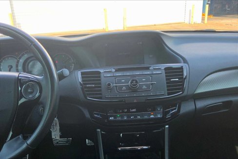 Used 2017 Honda Accord Sport image 6