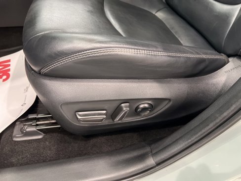 Used 2020 Toyota RAV4 XLE Premium image 9
