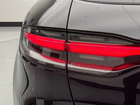 Certified 2024 Porsche Macan image 44