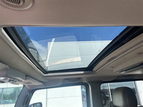 Used 2004 HUMMER H2 image 6