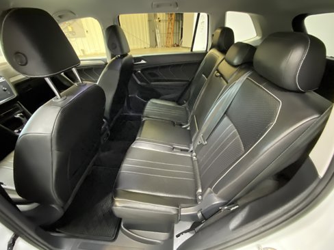 Used 2024 Volkswagen Tiguan SE image 23