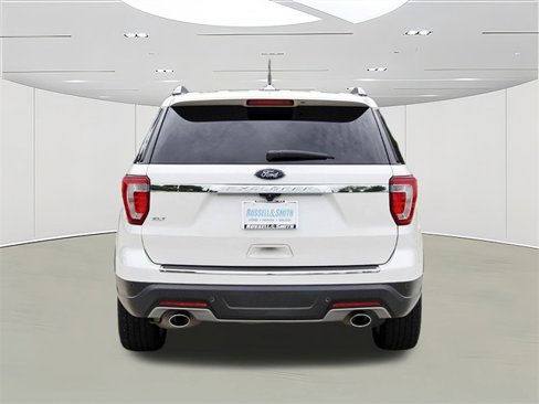 Used 2018 Ford Explorer XLT w/ Equipment Group 202A image 4