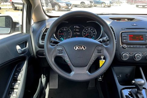 Used 2017 Kia Forte LX image 5