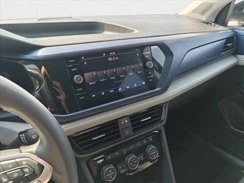 Certified 2024 Volkswagen Taos SE image 11