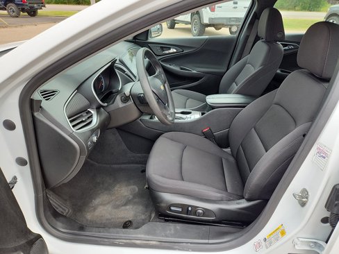 Used 2024 Chevrolet Malibu LT image 11