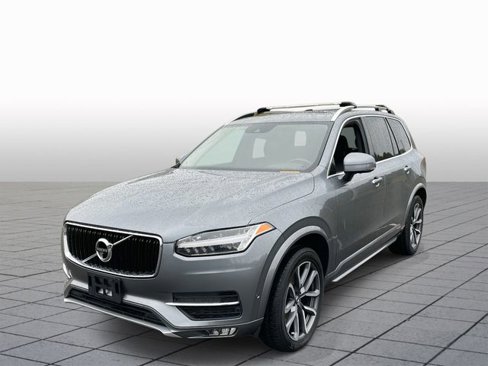 Used 2018 Volvo XC90 T6 Momentum w/ Convenience Package image 3