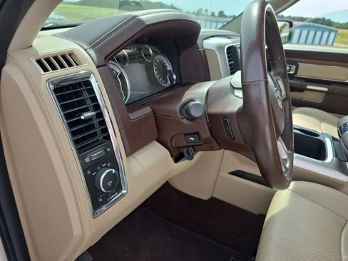 Used 2018 RAM 1500 Laramie w/ Convenience Group image 14