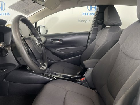 Used 2021 Toyota Corolla LE image 11