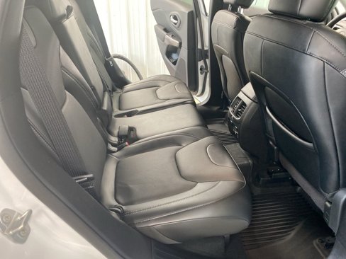 Used 2022 Jeep Cherokee Limited w/ Elite Package image 11