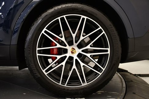 Certified 2024 Porsche Cayenne S image 17