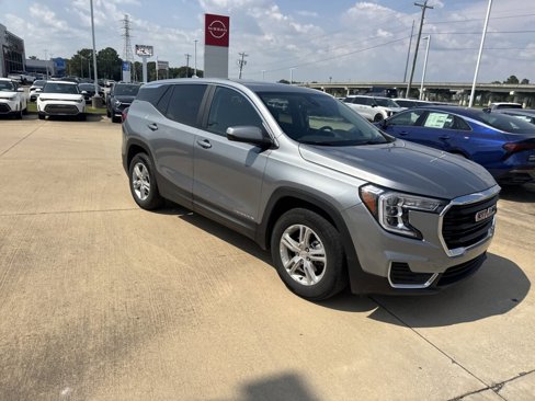 Used 2023 GMC Terrain SLE w/ LPO, Floor Liner Package image 10