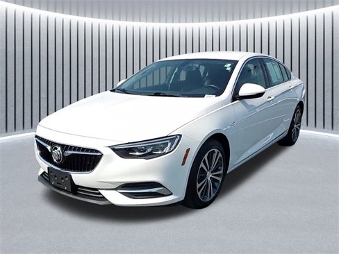 Used 2018 Buick Regal Preferred w/ Driver Confidence Package #1 image 9
