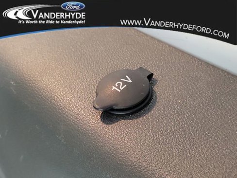 Used 2022 Ford Transit Connect XLT image 8