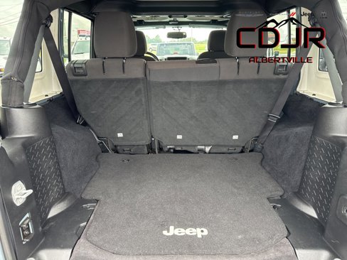 Used 2015 Jeep Wrangler Unlimited Sport w/ Quick Order Package 24S image 8