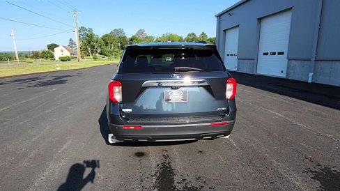 Used 2022 Ford Explorer XLT image 7